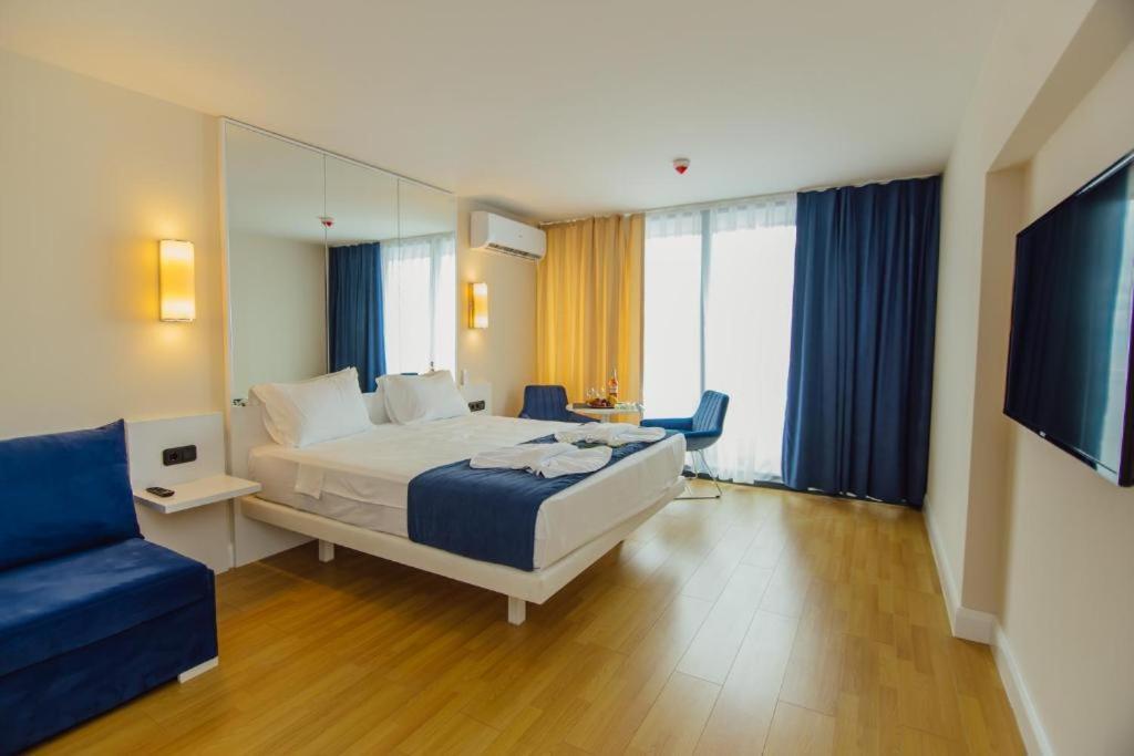 Sea View Apartments In Orbi City Batumi Exterior photo
