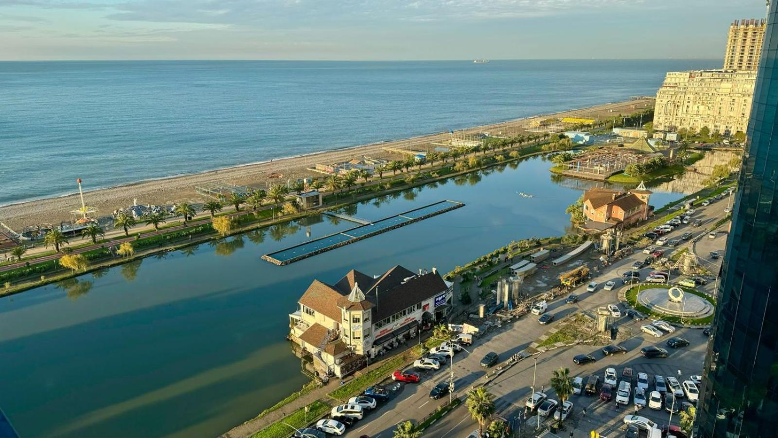 Sea View Apartments In Orbi City Batumi Exterior photo